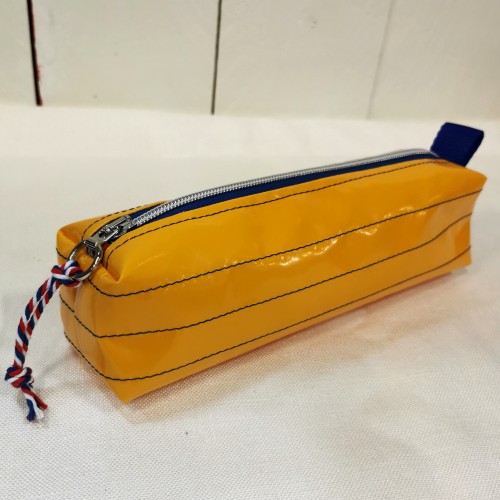 Trousse cirée jaune